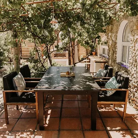 La Casa De Piedra7 Lodge